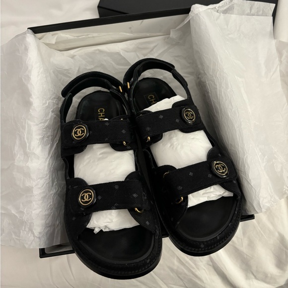 CHANEL 🖤 23P Classic Black Denim Dad Sandals - Size 38.5 *RARE* - Picture 12 of 14